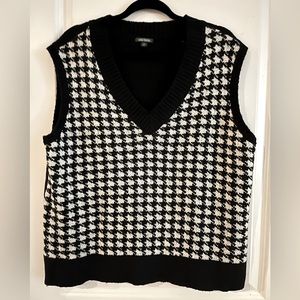 Wild Fable black and white check sweater vest